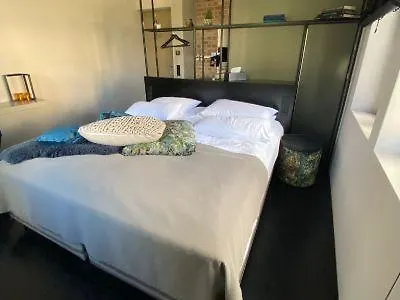 ミッターマイヤーズ アルター エゴ ホテル 4*